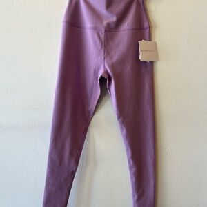 Beyond Yoga womens Purple Leggings